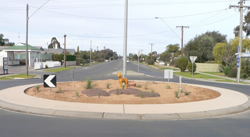 New sculpture and garden installed at the Borung Highway roundabout